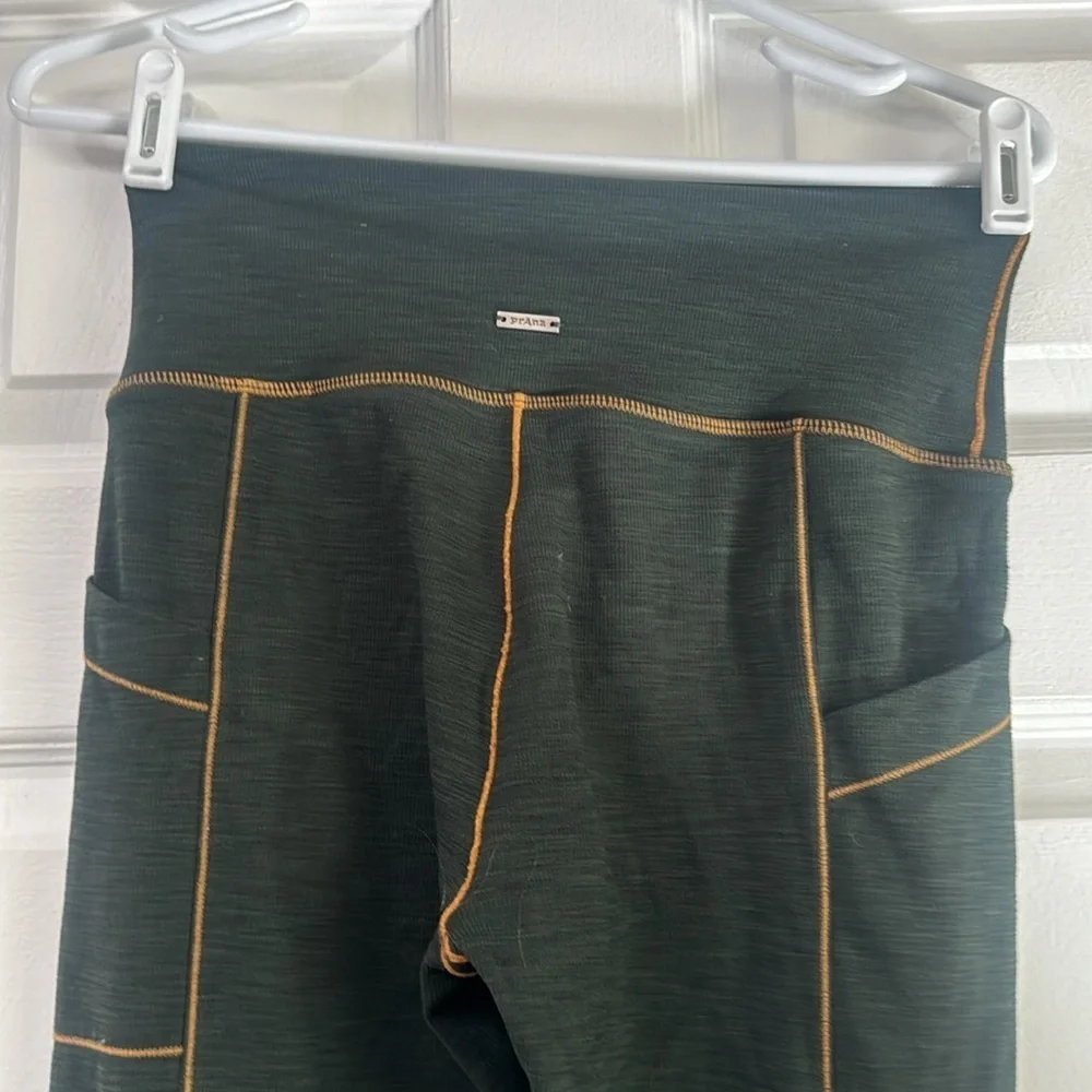 Prana Forest Green Leggings Pockets Medium soft Gold Threading